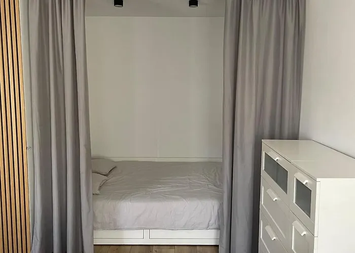 - Zoliborski Azyl Lejlighed