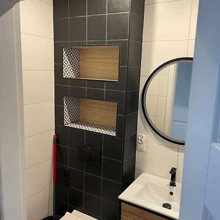 - Zoliborski Azyl Apartman